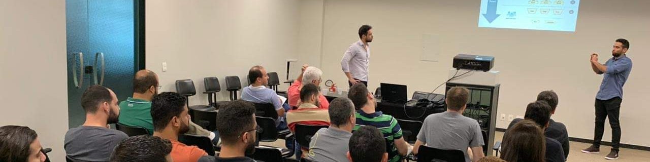 Palestra sobre aplicações modernas com APIs